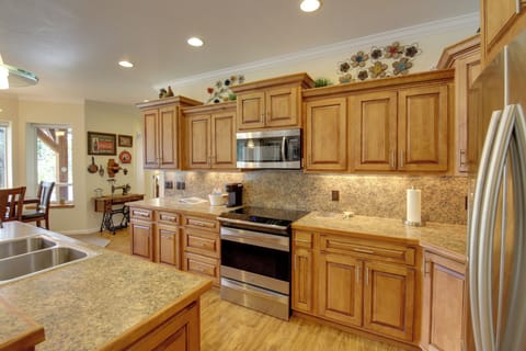 House (3 Bedrooms) | Interior