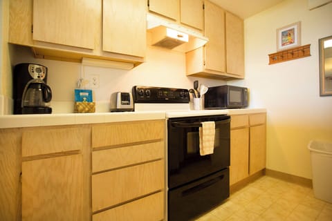 Castle at Makahu'ena at Po'ipu 4303 - Full Kitchen (8)