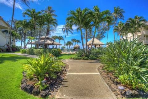 Castle at Palms at Waikiki - Exterior (17)