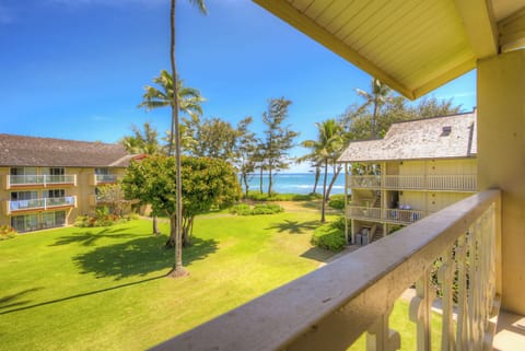 Castle at Palms at Waikiki 322 - Ocean View - Lanai (14)