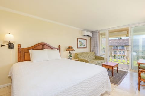 Castle at Palms at Waikiki 322 - Ocean View - 1 Bedroom (1)