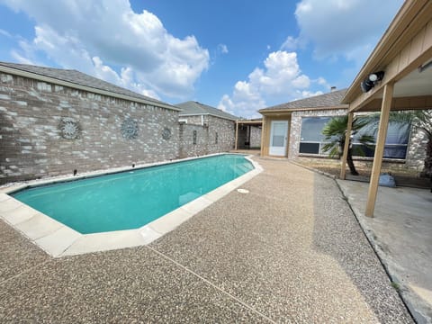Pool Area☀️