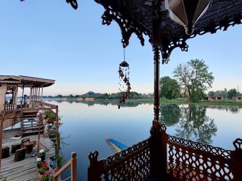 Luxury Double Room | Lake view