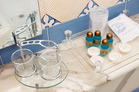 Standard Single Room | Minibar, in-room safe, desk, blackout drapes