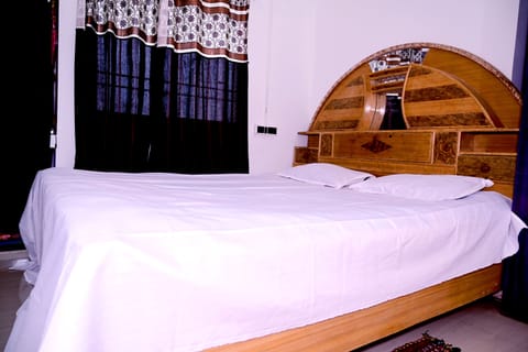 Comfort Apartment, Balcony, Mountain View | In-room safe, desk, soundproofing, WiFi