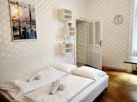 Apartment, 1 Bedroom | 1 bedroom, soundproofing, free WiFi