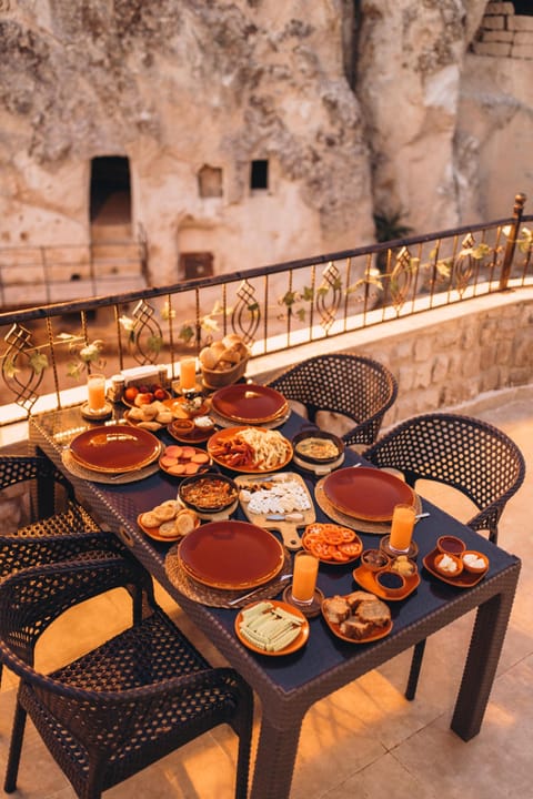 Free daily local cuisine breakfast