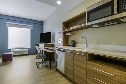 Suite, 1 Bedroom | Private kitchen