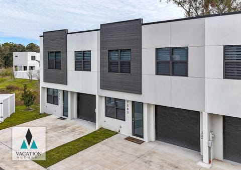 This is 2 TOWNHOMES adjacent to each other near all the best of Tampa!