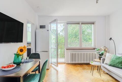 Classic Apartment, Balcony, Courtyard View | 1 bedroom, blackout drapes, iron/ironing board, free WiFi