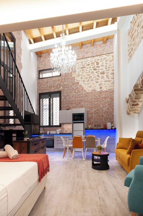 Superior Duplex | 1 bedroom, soundproofing, free WiFi