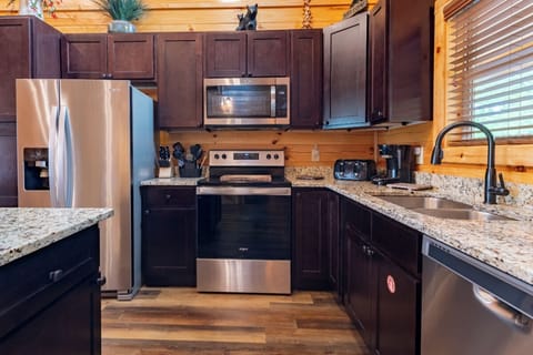 Smokey Waters' fully-equipped kitchen