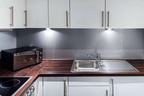 Apartment | Premium bedding, in-room safe, desk, blackout drapes