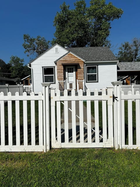 Front yard completely fenced in