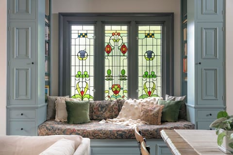 Lower Main level sitting area