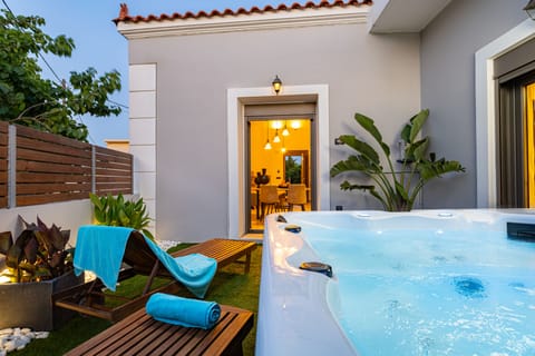 Private spa tub