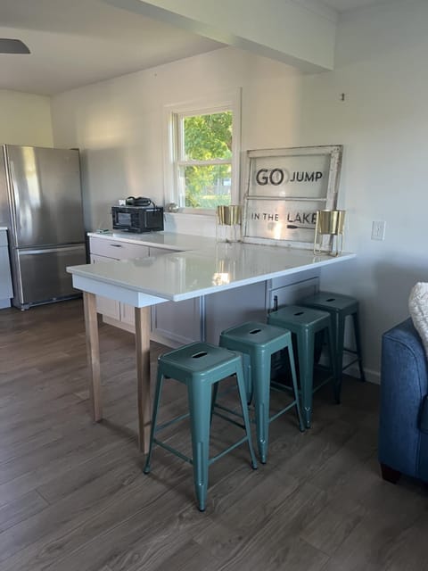 Breakfast Bar in kitchen