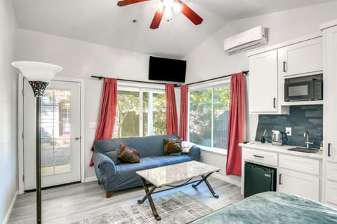 Apartment (0 Bedroom) | Front of property