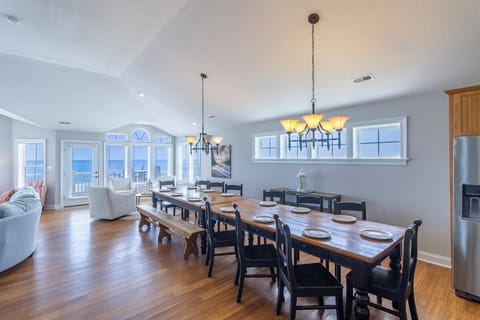 Top Level Dining Area