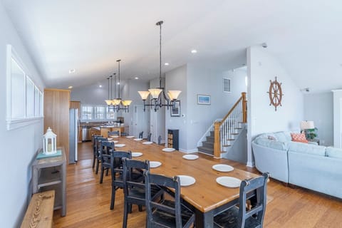 Top Level Dining Area