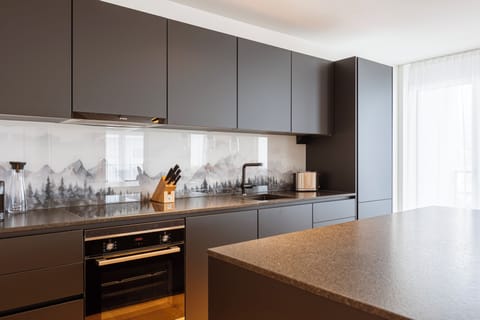 Three-Bedroom Apartment with Balcony | Hypo-allergenic bedding, cribs/infant beds, free WiFi, bed sheets