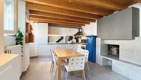Bright equipped kitchen
