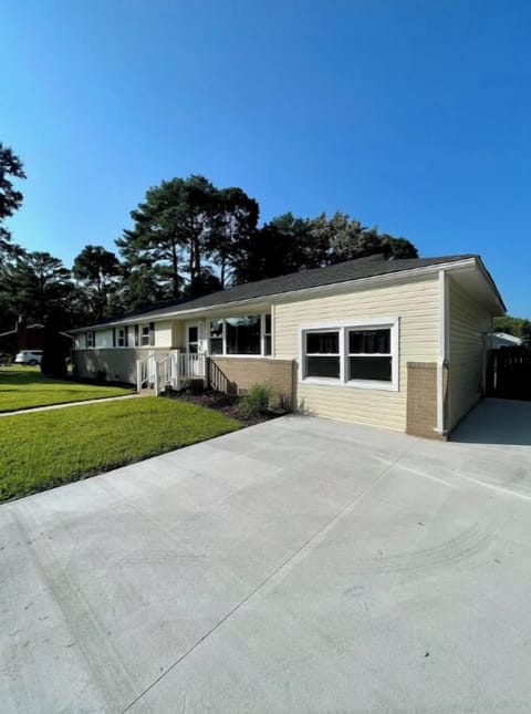 driveway fits 3 cars 