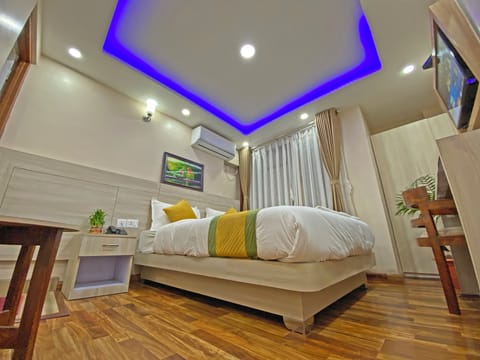 Deluxe Double Room | Desk, laptop workspace, free WiFi