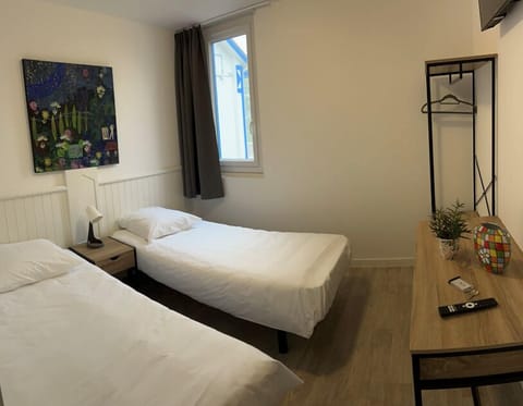 Twin Room | Soundproofing, bed sheets