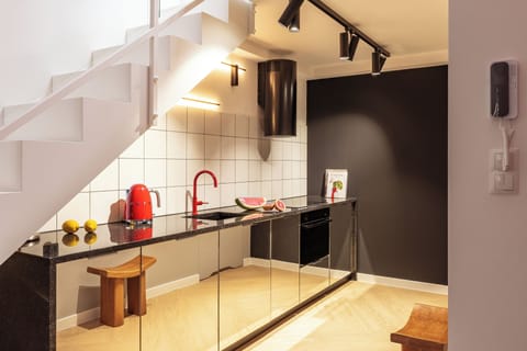 Superior Apartment | Private kitchen | Fridge, oven, stovetop, dishwasher
