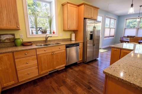 Main Level | Kitchen