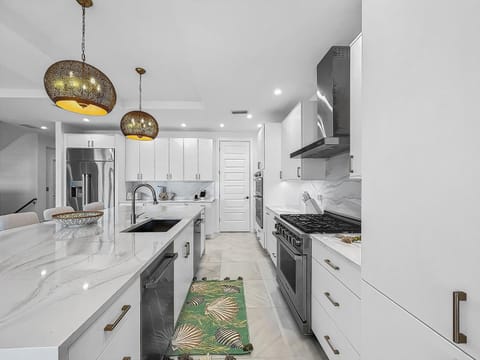 b819cec4-8cad-4e2e-8738-24342adeaf34