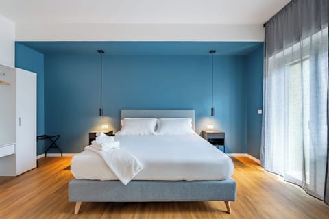 Premium Room, Balcony | Memory foam beds, in-room safe, individually decorated, desk
