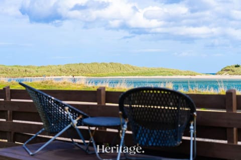 House | 1 bedroom, desk