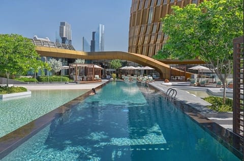 2 indoor pools, 3 outdoor pools