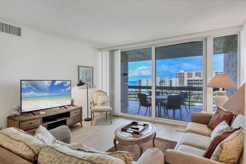 Beachplace 7 602 by FVC