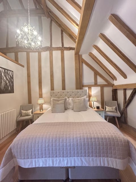 Superior Double Room | Desk, iron/ironing board, free WiFi