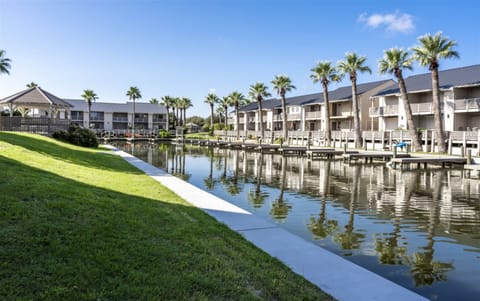 Condo (2 Bedrooms) | Property amenity