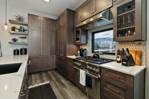 Experience luxury appliances throughout.