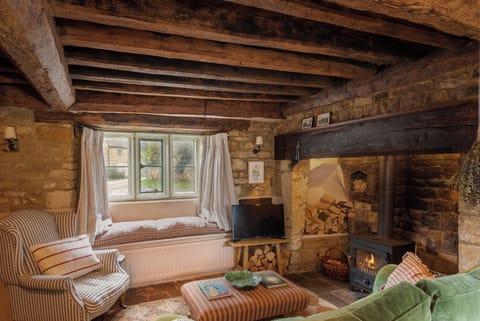 House, Patio | Living area | Flat-screen TV