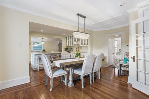 Dining room with a touch of classic elegance.