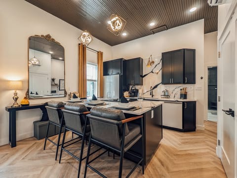 Bartop Dining w/ Induction Range, Bespoke Appliances