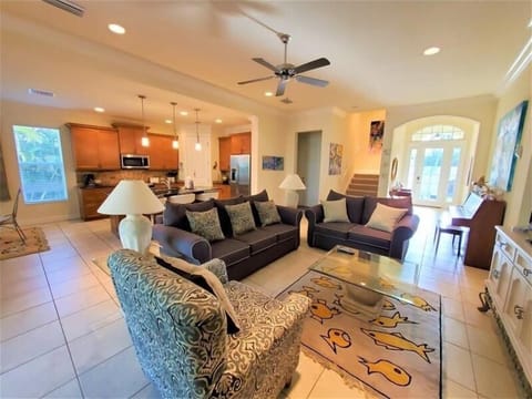 Casa Blanca living room