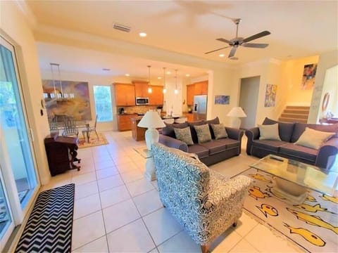 Casa Blanca living room