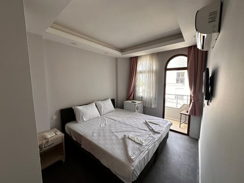 Classic Room, Balcony, Partial Sea View