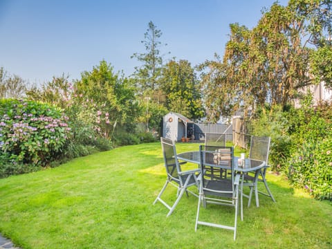 Garden | Tyn Giat Cottage, Amlwch and North Anglesey Heritage Coast