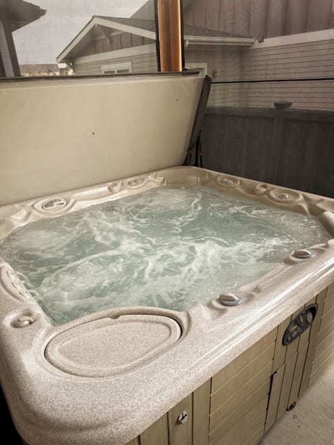 Indoor spa tub