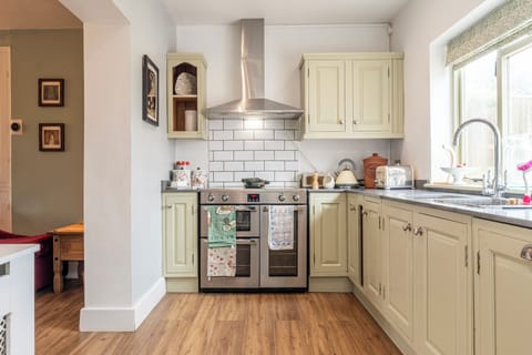 House, Garden View | Private kitchen | Toaster