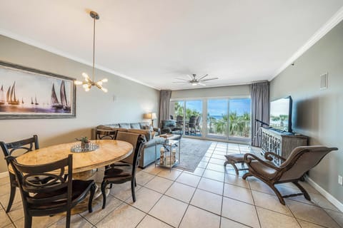 Welcome to Sterling Beach 204, plenty of space for you and your family/friends to enjoy!