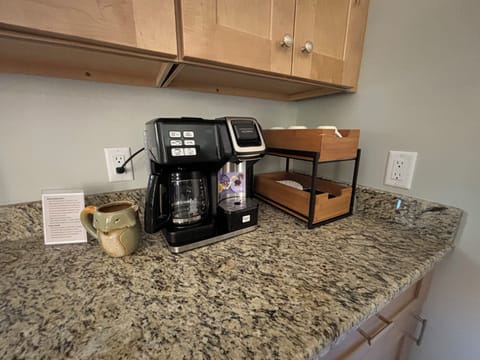 Dual brew coffee station